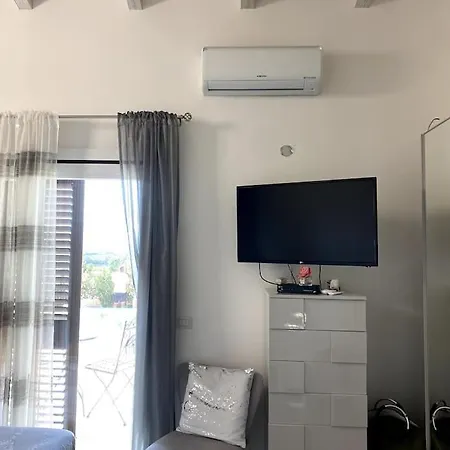 Con Piscina Privata Vista Tavolara Вилла *