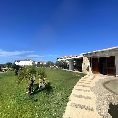 Con Piscina Privata Vista Tavolara Вилла