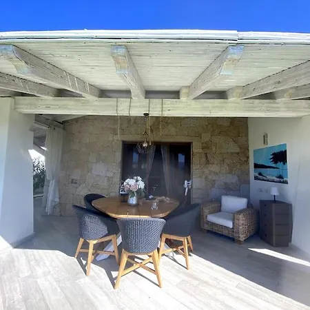 Con Piscina Privata Vista Tavolara Танаунелла