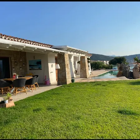 Вилла Con Piscina Privata Vista Tavolara Танаунелла