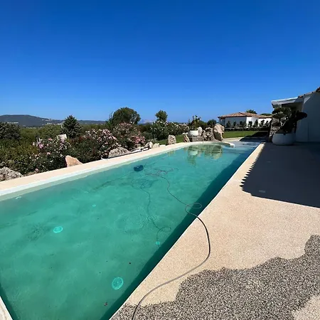 Con Piscina Privata Vista Tavolara Вилла